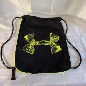 Under Armour Neon Yellow and Black Drawstring Bag